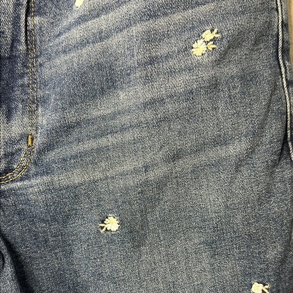 A&F Distressed Blue Jeans - Picture 2 of 6